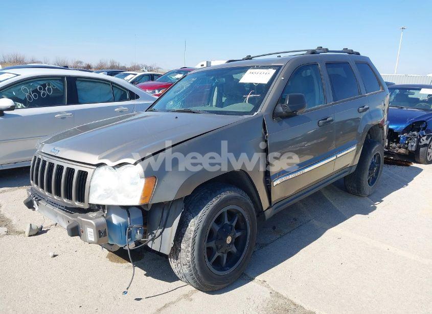 Photo 2 of 2005 Jeep Grand CHEROKEE LAREDO (VIN 1J4HR48N35C647637)