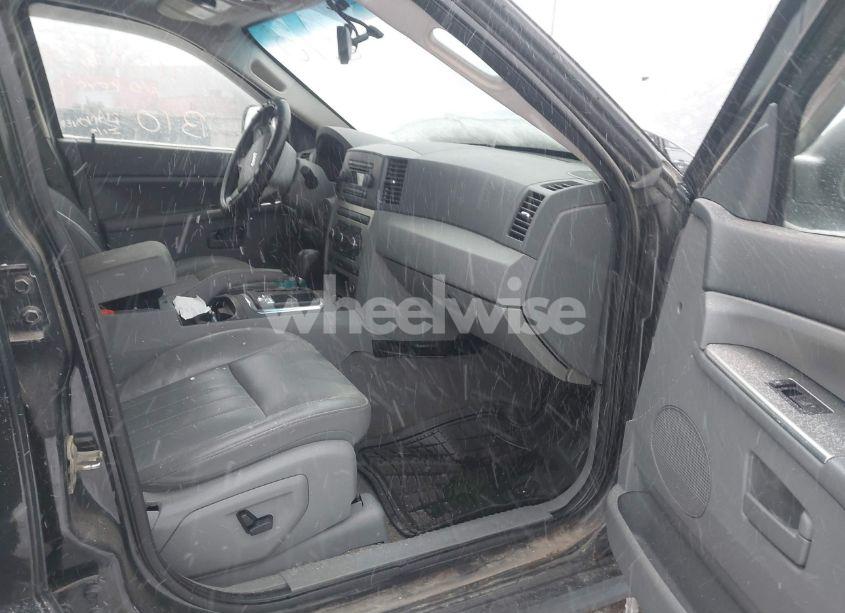 Photo 5 of 2005 Jeep Grand CHEROKEE LAREDO (VIN 1J4HR48N45C530441)