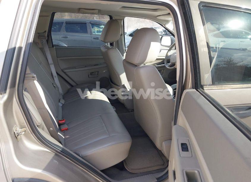 Photo 8 of 2005 Jeep Grand CHEROKEE LAREDO (VIN 1J4HR48N65C552764)