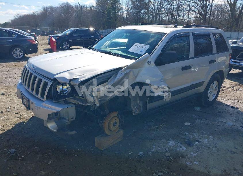 Photo 2 of 2005 Jeep Grand CHEROKEE LAREDO (VIN 1J4HR48N65C702565)