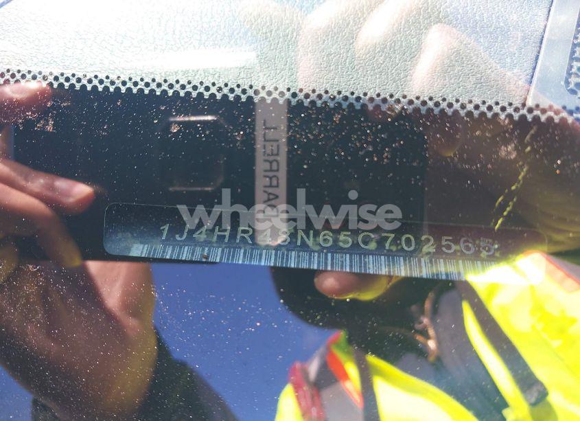 Photo 9 of 2005 Jeep Grand CHEROKEE LAREDO (VIN 1J4HR48N65C702565)