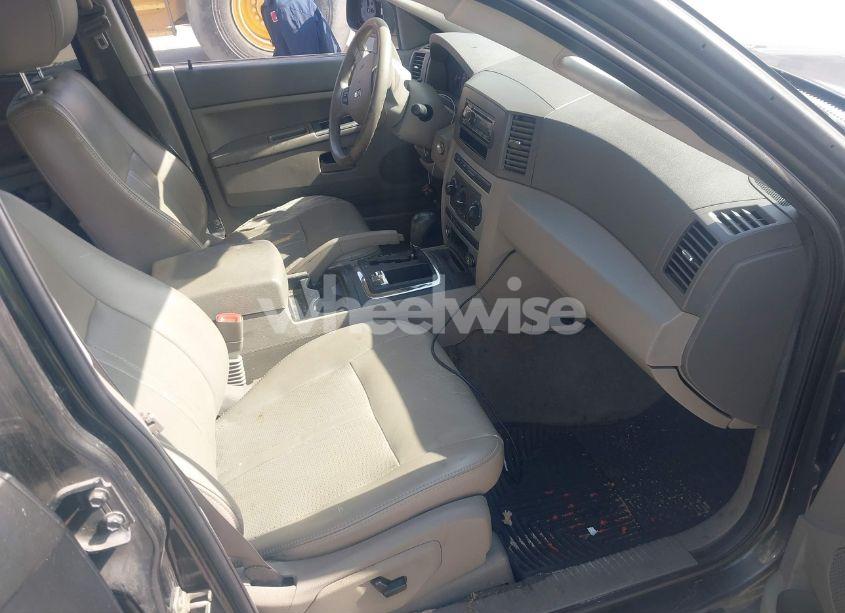 Photo 5 of 2005 Jeep Grand CHEROKEE LAREDO (VIN 1J4HR48N75C540252)