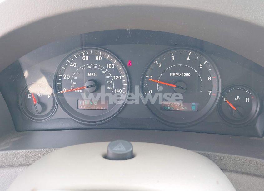 Photo 7 of 2005 Jeep Grand CHEROKEE LAREDO (VIN 1J4HR48N75C540252)