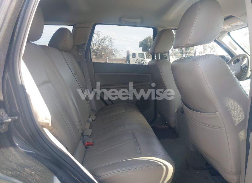 Photo 8 of 2005 Jeep Grand CHEROKEE LAREDO (VIN 1J4HR48N75C540252)