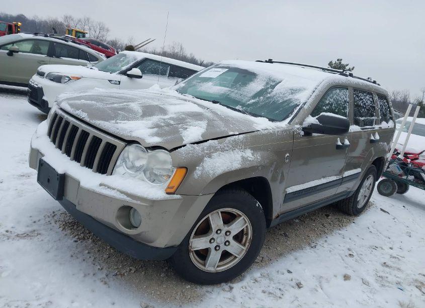 Photo 2 of 2005 Jeep Grand CHEROKEE LAREDO (VIN 1J4HR48N75C727670)