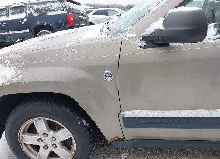 Photo 6 of 2005 Jeep Grand CHEROKEE LAREDO (VIN 1J4HR48N75C727670)