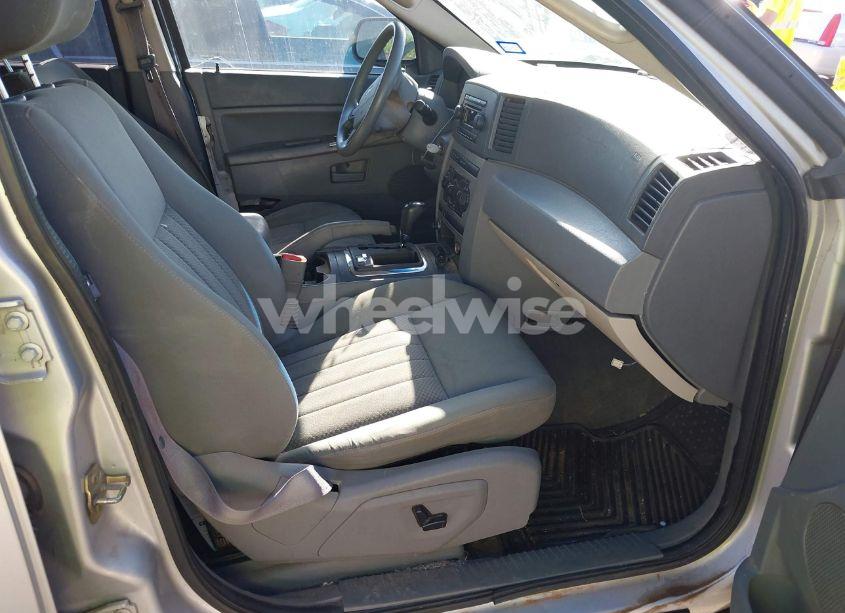 Photo 5 of 2005 Jeep Grand CHEROKEE LAREDO (VIN 1J4HR48N95C516969)