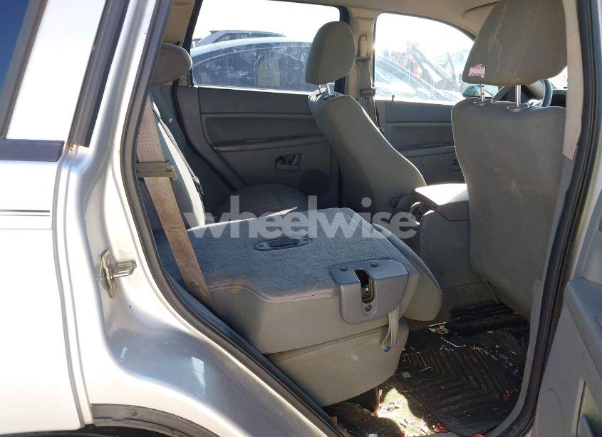 Photo 8 of 2005 Jeep Grand CHEROKEE LAREDO (VIN 1J4HR48N95C516969)