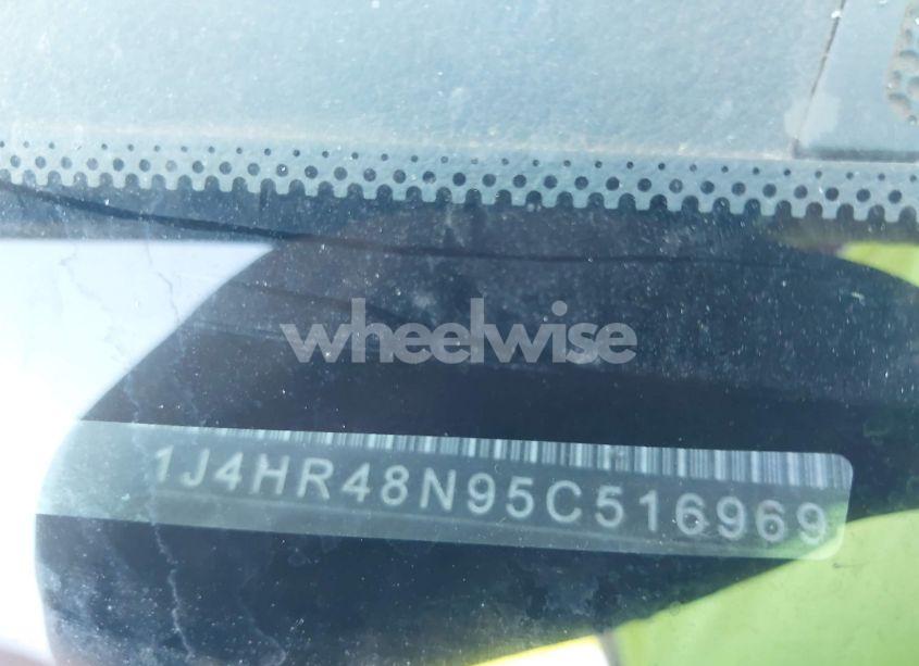 Photo 9 of 2005 Jeep Grand CHEROKEE LAREDO (VIN 1J4HR48N95C516969)