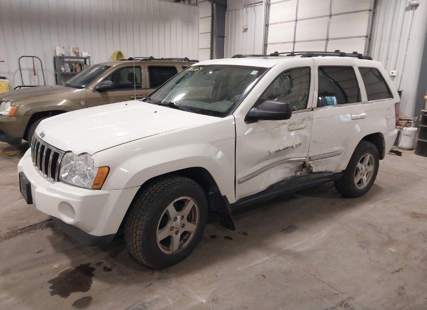 Photo 2 of 2005 Jeep Grand CHEROKEE LIMITED (VIN 1J4HR58N05C606842)