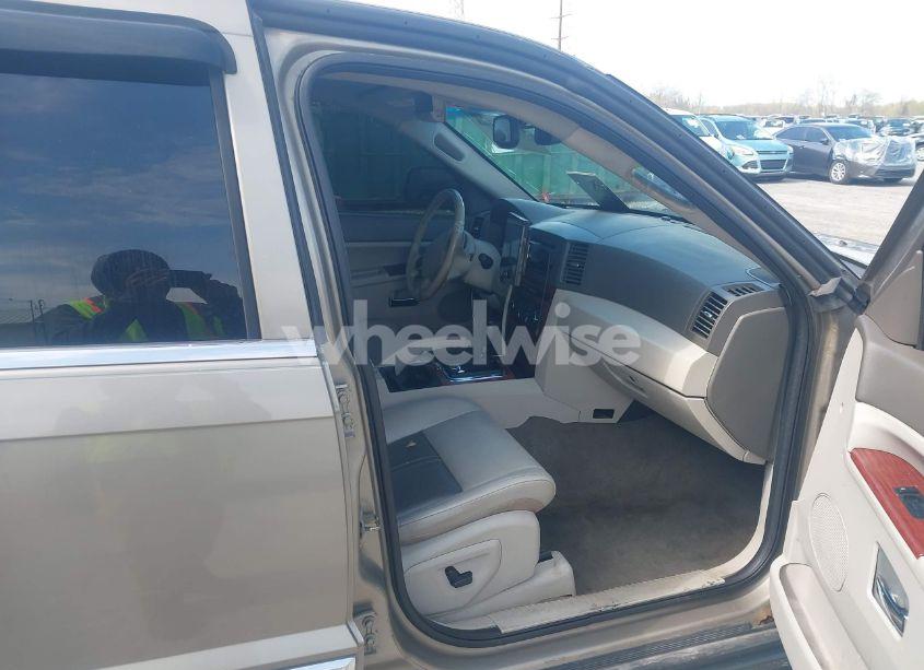 Photo 5 of 2005 Jeep Grand CHEROKEE LIMITED (VIN 1J4HR58N95C510465)