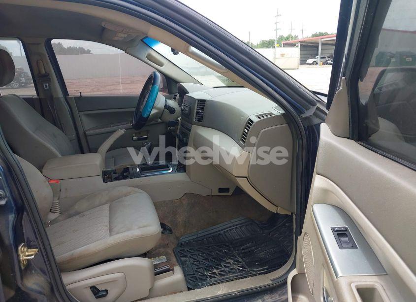 Photo 5 of 2005 Jeep Grand CHEROKEE LAREDO (VIN 1J4HS48N45C640233)