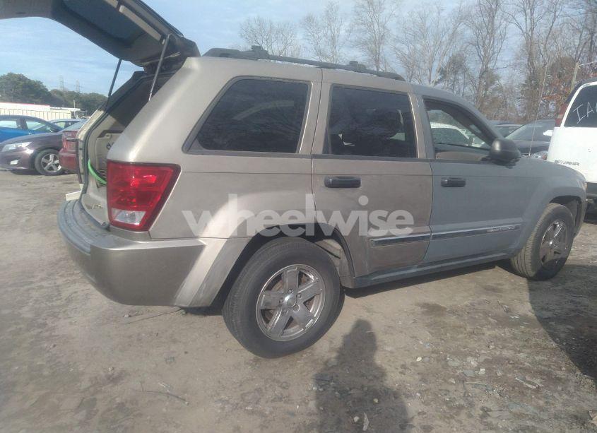2005 Jeep Grand CHEROKEE LAREDO (VIN 1J4HS48N95C677083) main photo