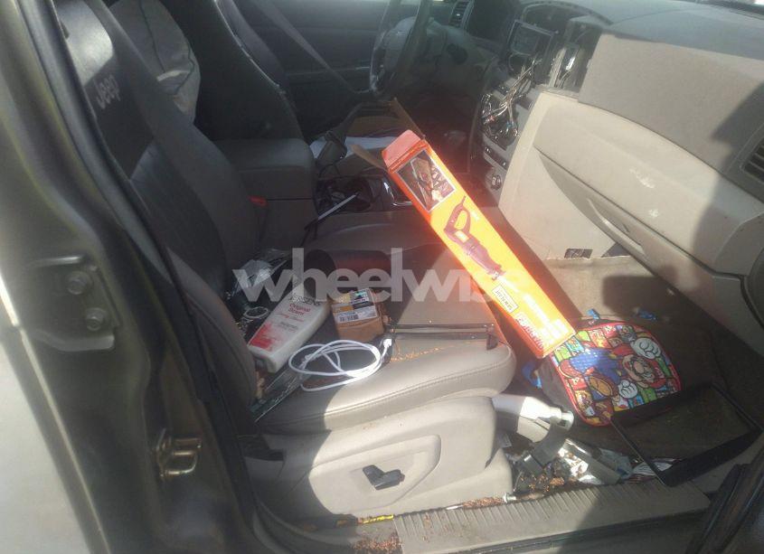 Photo 5 of 2005 Jeep Grand CHEROKEE LAREDO (VIN 1J4HS48N95C677083)