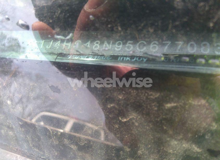 Photo 9 of 2005 Jeep Grand CHEROKEE LAREDO (VIN 1J4HS48N95C677083)