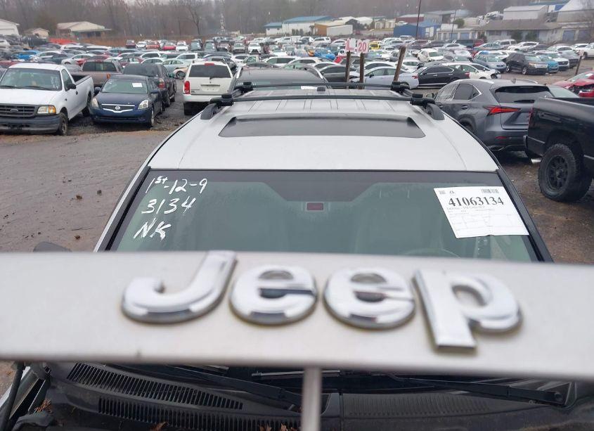 Photo 12 of 2005 Jeep Grand CHEROKEE LIMITED (VIN 1J4HS58N05C676166)