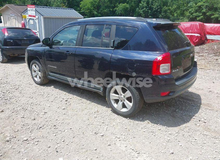 Photo 3 of 2011 Jeep Compass (VIN 1J4NF1FB0BD223745)