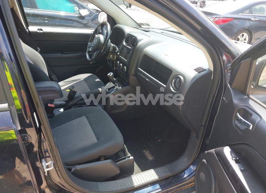 Photo 5 of 2011 Jeep Compass (VIN 1J4NF1FB0BD223745)