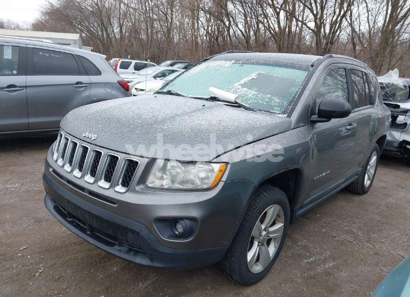 Photo 2 of 2011 Jeep Compass (VIN 1J4NF1FB0BD271696)