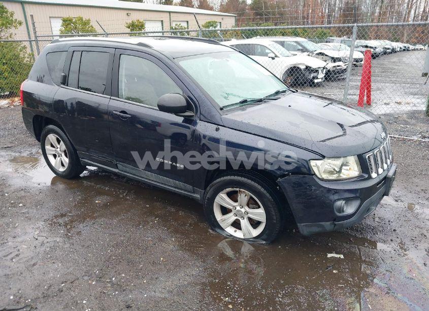 2011 Jeep Compass (VIN 1J4NF1FB2BD163919) main photo