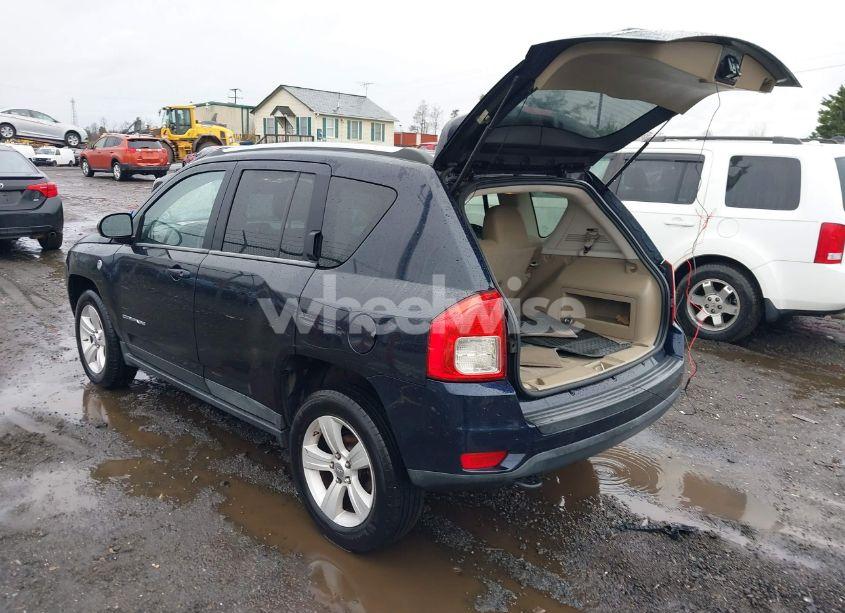 Photo 3 of 2011 Jeep Compass (VIN 1J4NF1FB2BD163919)