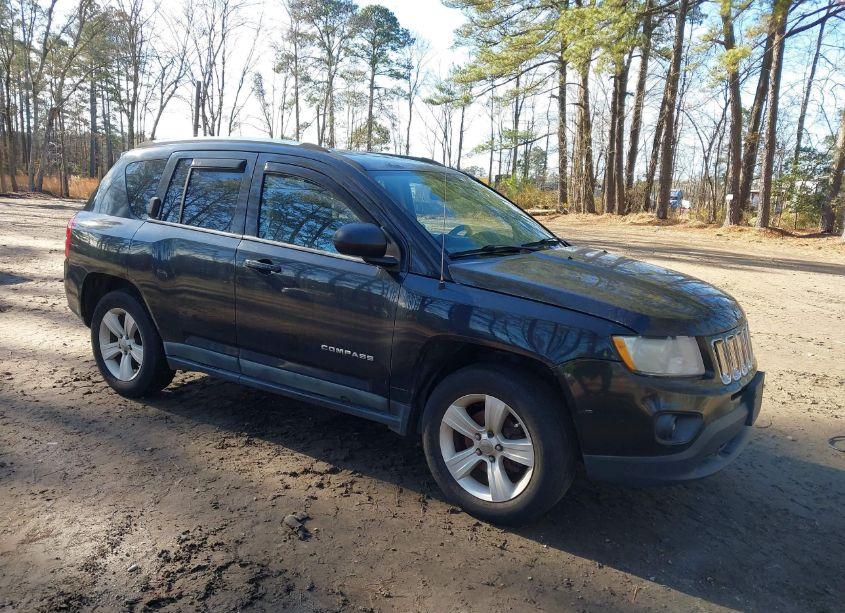 2011 Jeep Compass (VIN 1J4NF1FB2BD180025) main photo