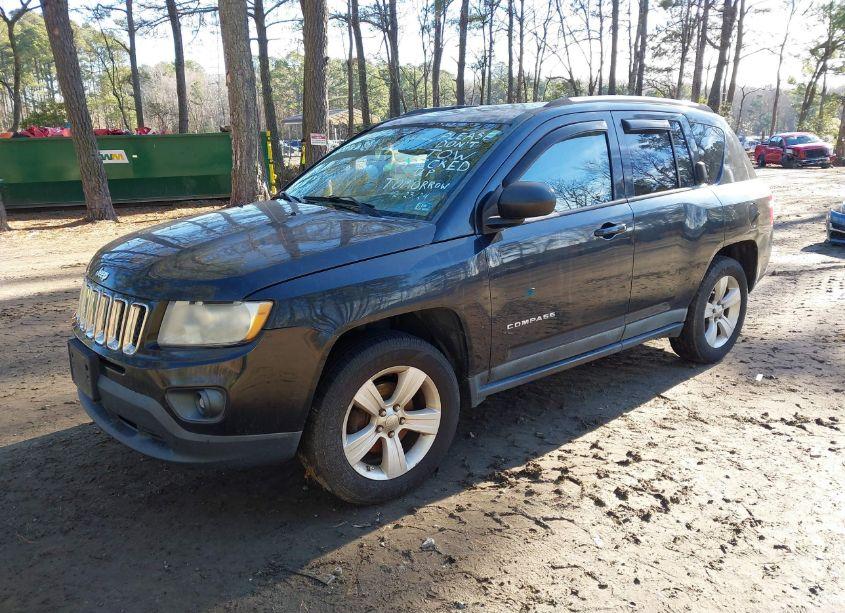 Photo 2 of 2011 Jeep Compass (VIN 1J4NF1FB2BD180025)