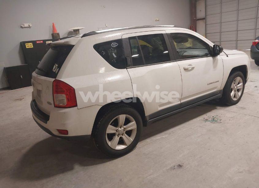 Photo 4 of 2011 Jeep Compass (VIN 1J4NF1FB2BD197567)