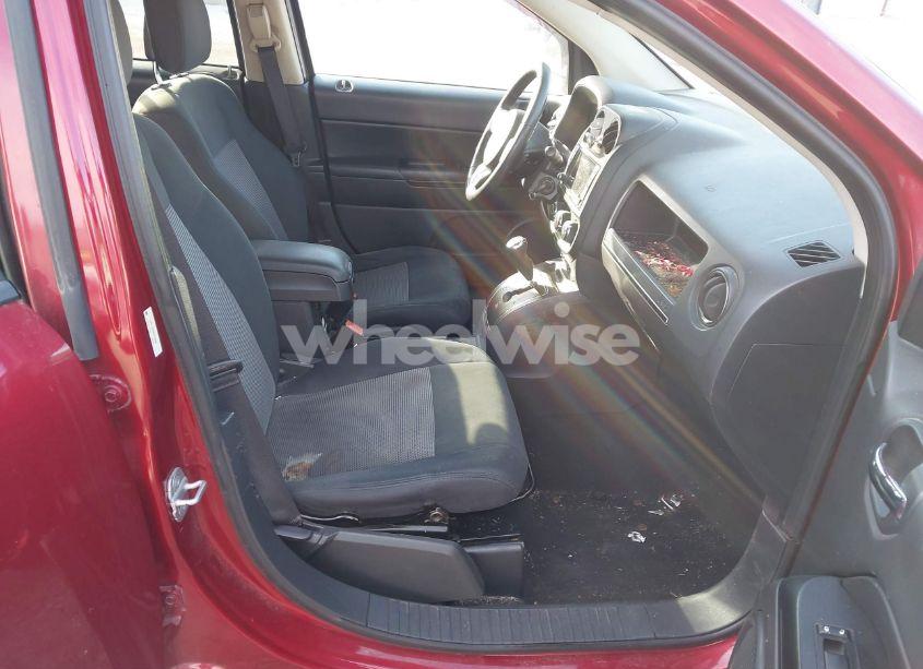 Photo 5 of 2011 Jeep Compass (VIN 1J4NF1FB2BD212486)