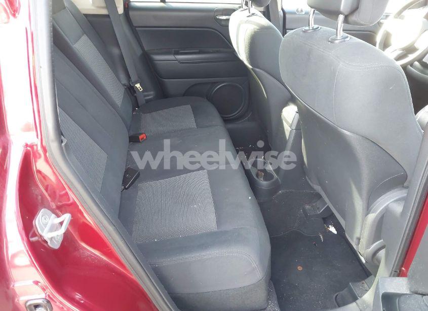 Photo 8 of 2011 Jeep Compass (VIN 1J4NF1FB2BD212486)