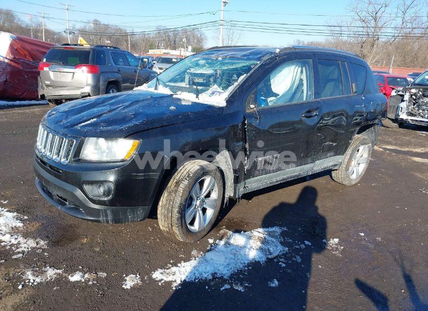Photo 2 of 2011 Jeep Compass (VIN 1J4NF1FB2BD226145)