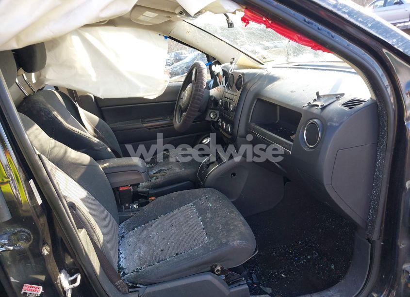 Photo 5 of 2011 Jeep Compass (VIN 1J4NF1FB2BD226145)