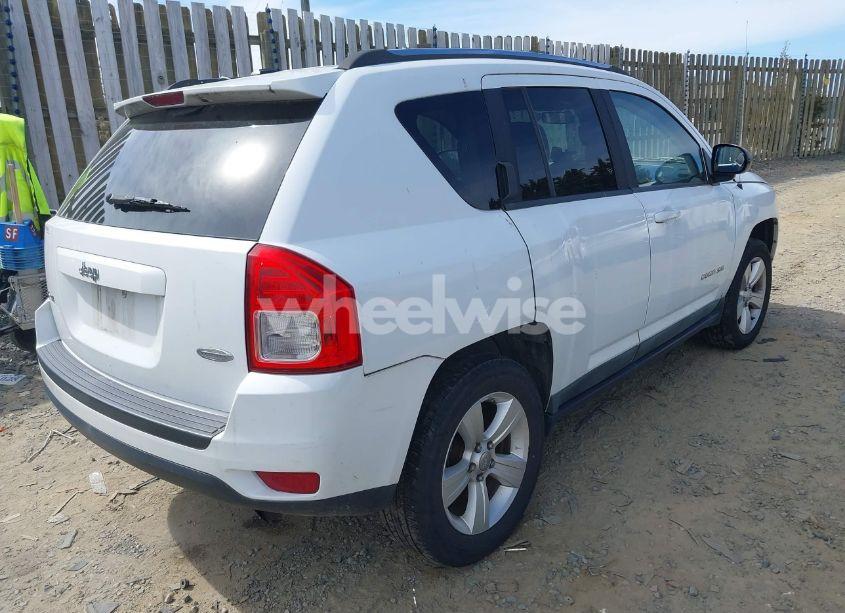 Photo 4 of 2011 Jeep Compass (VIN 1J4NF1FB2BD258223)