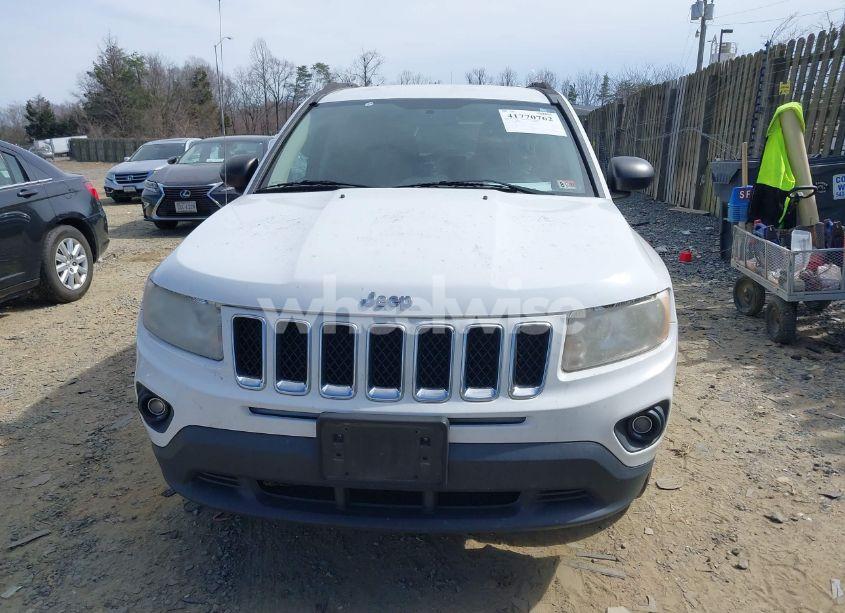 Photo 6 of 2011 Jeep Compass (VIN 1J4NF1FB2BD258223)