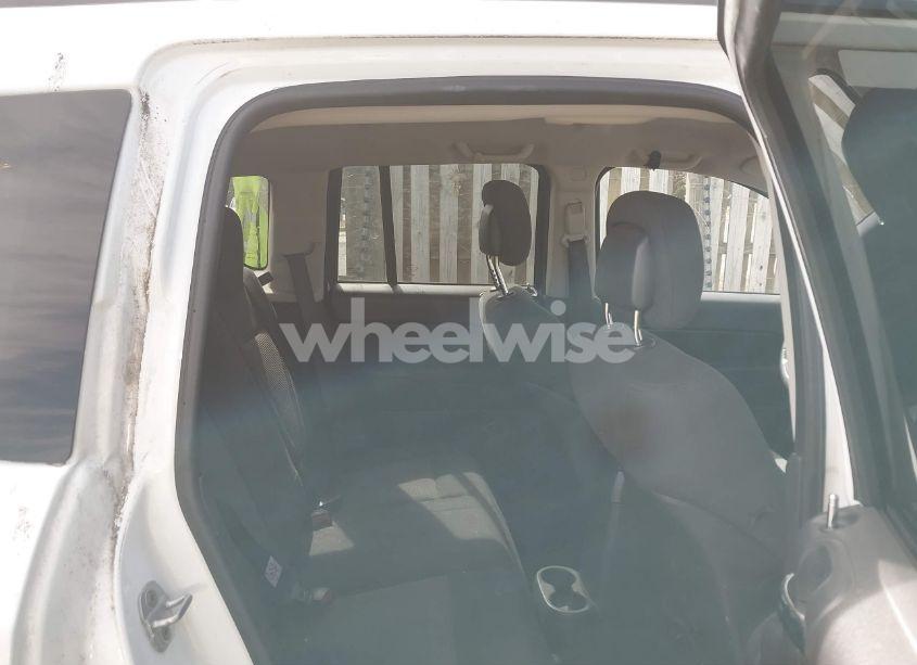 Photo 8 of 2011 Jeep Compass (VIN 1J4NF1FB2BD258223)