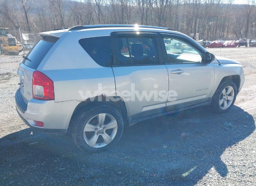 Photo 4 of 2011 Jeep Compass (VIN 1J4NF1FB2BD277791)