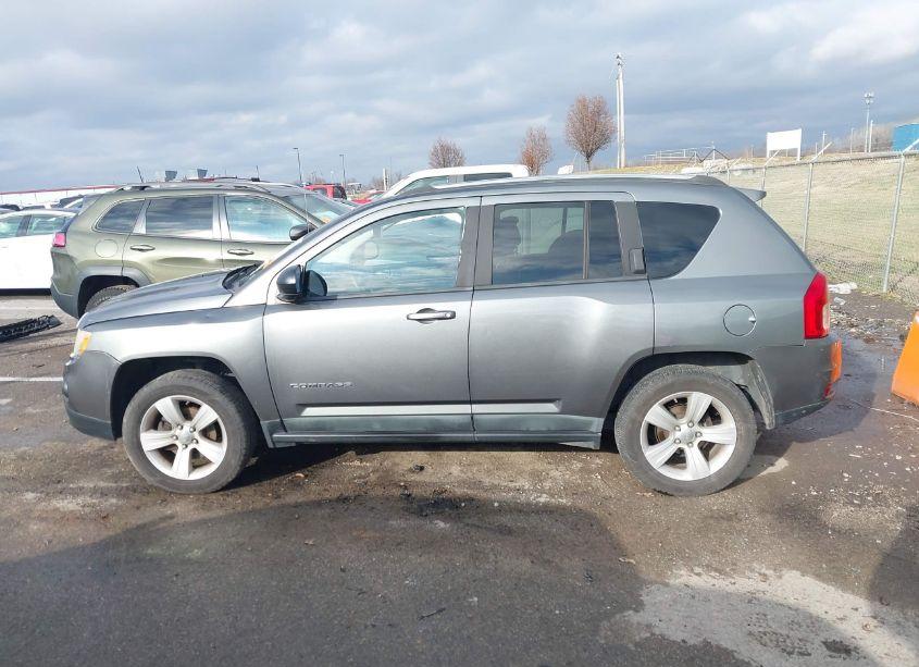 Photo 14 of 2011 Jeep Compass (VIN 1J4NF1FB2BD281534)