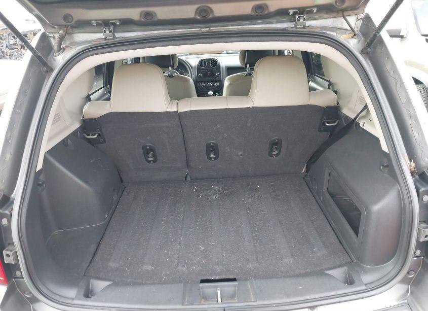 Photo 17 of 2011 Jeep Compass (VIN 1J4NF1FB2BD281534)