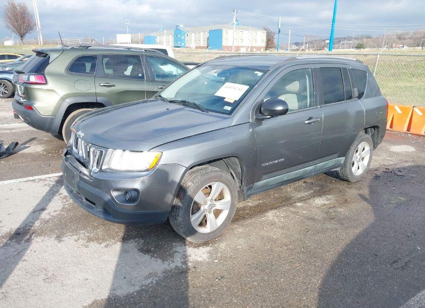 Photo 2 of 2011 Jeep Compass (VIN 1J4NF1FB2BD281534)