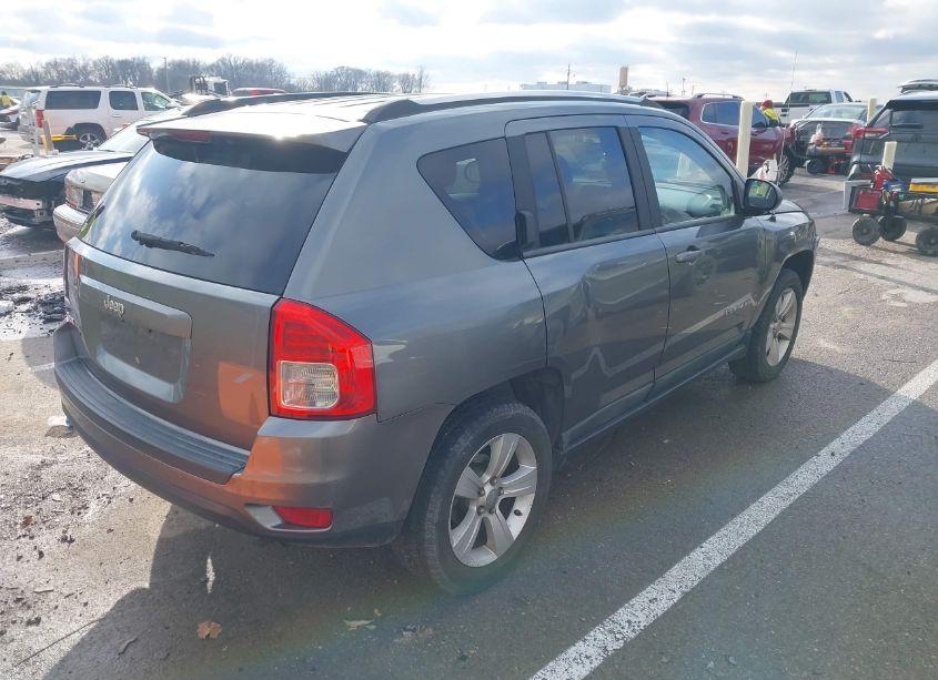 Photo 4 of 2011 Jeep Compass (VIN 1J4NF1FB2BD281534)