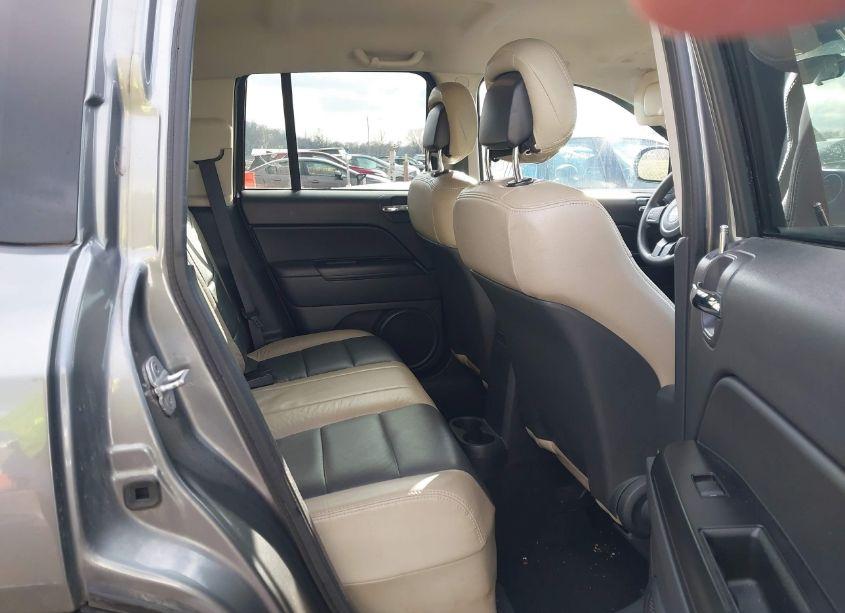 Photo 8 of 2011 Jeep Compass (VIN 1J4NF1FB2BD281534)