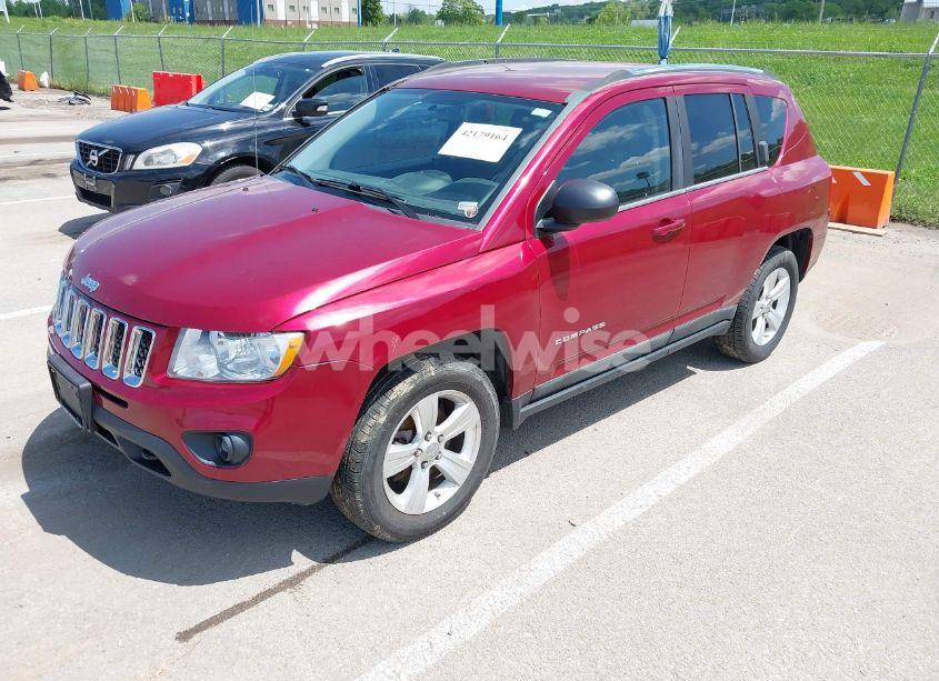Photo 2 of 2011 Jeep Compass (VIN 1J4NF1FB3BD154601)