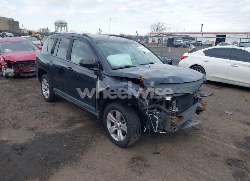 2011 Jeep Compass (VIN 1J4NF1FB3BD164268) main photo