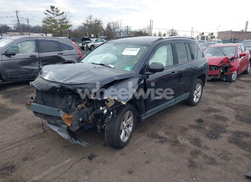 Photo 2 of 2011 Jeep Compass (VIN 1J4NF1FB3BD164268)