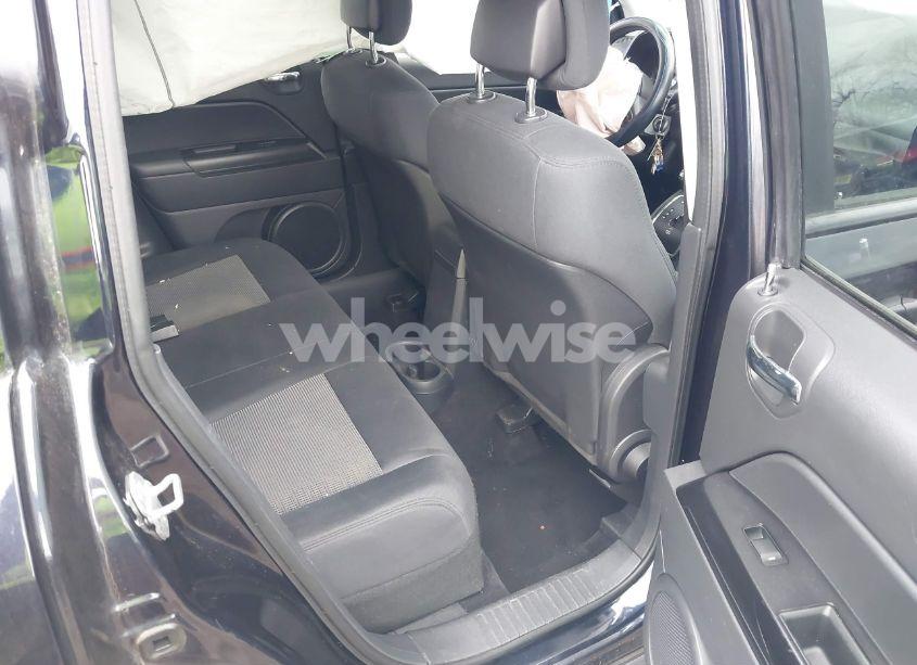 Photo 8 of 2011 Jeep Compass (VIN 1J4NF1FB3BD164268)