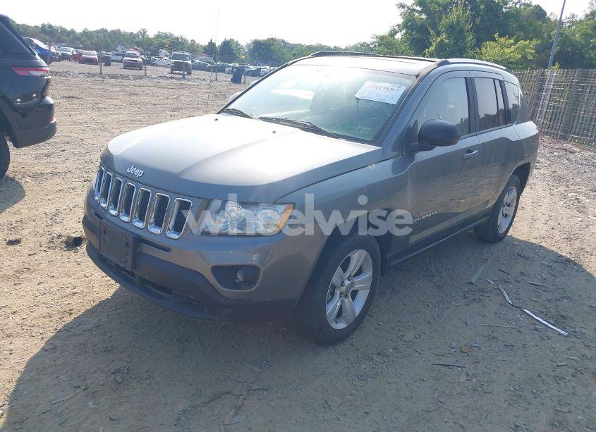 Photo 2 of 2011 Jeep Compass (VIN 1J4NF1FB3BD202288)