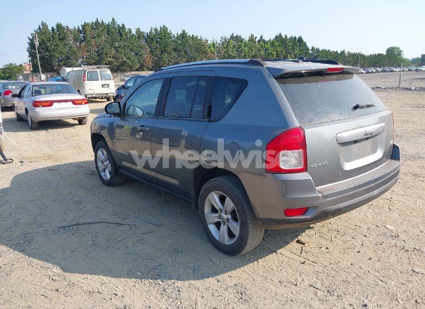 Photo 3 of 2011 Jeep Compass (VIN 1J4NF1FB3BD202288)