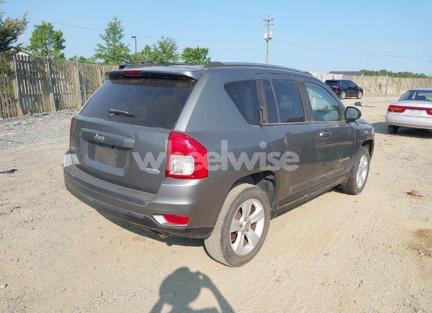 Photo 4 of 2011 Jeep Compass (VIN 1J4NF1FB3BD202288)