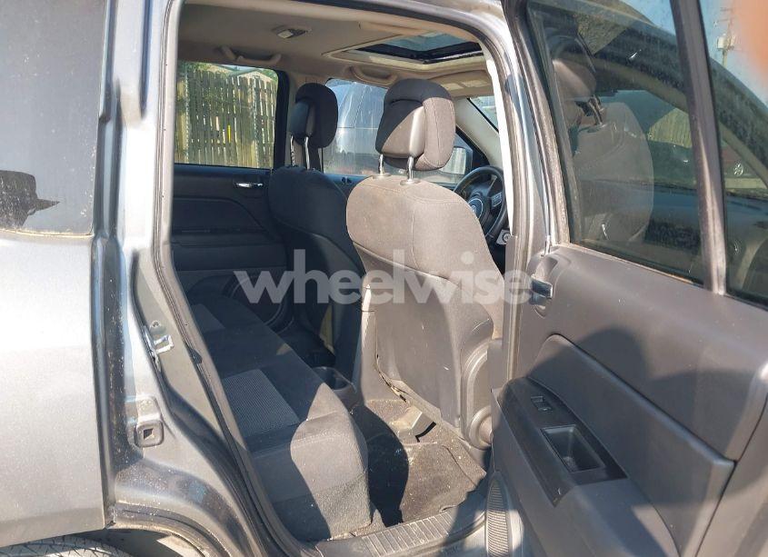 Photo 8 of 2011 Jeep Compass (VIN 1J4NF1FB3BD202288)