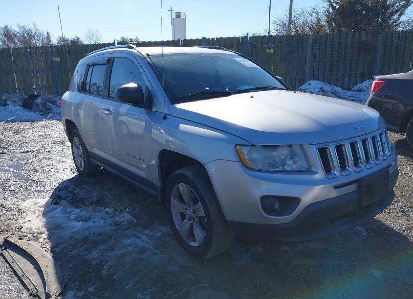 2011 Jeep Compass (VIN 1J4NF1FB3BD206843) main photo